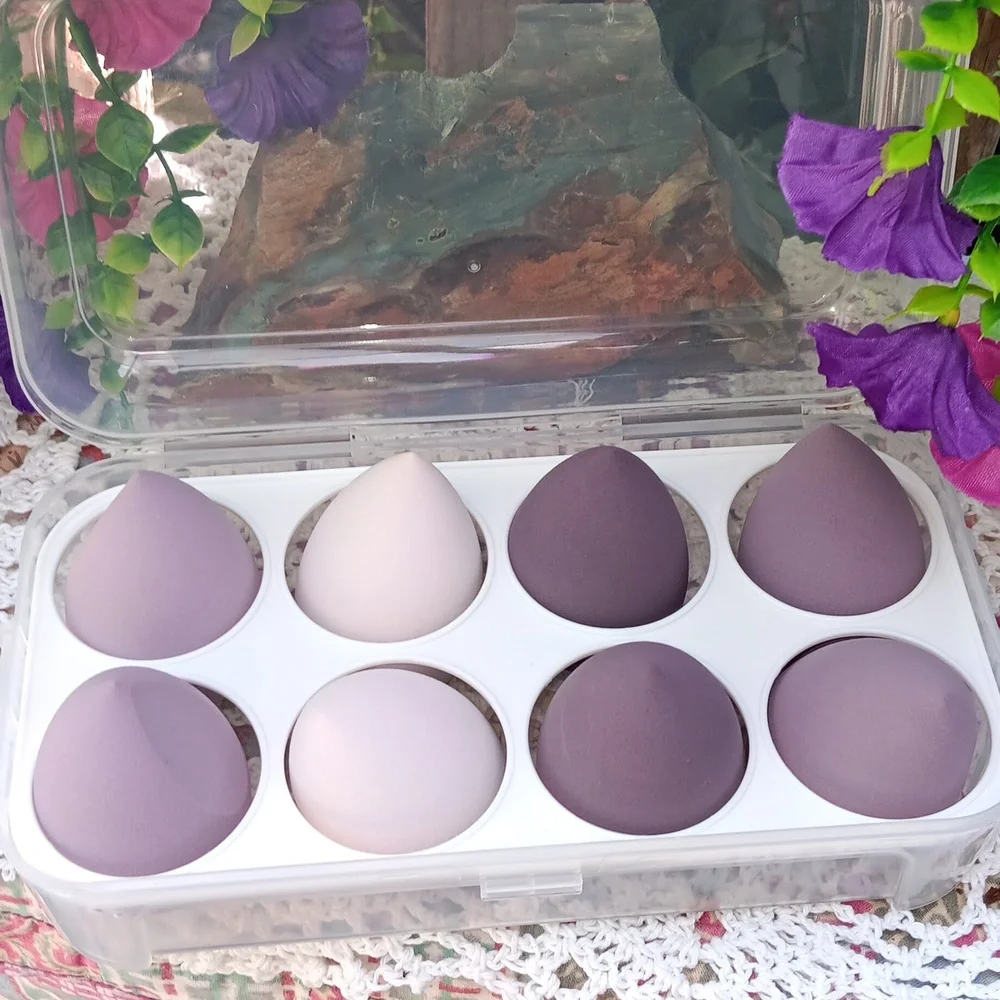 🆕️MAGIC PURPLE SET OF 8 MAKEUP SPONGES IN PLASTIC PROTECTIVE SNAP CASE